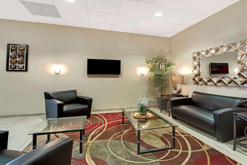 Quality Inn & Suites Columbus Exterior foto