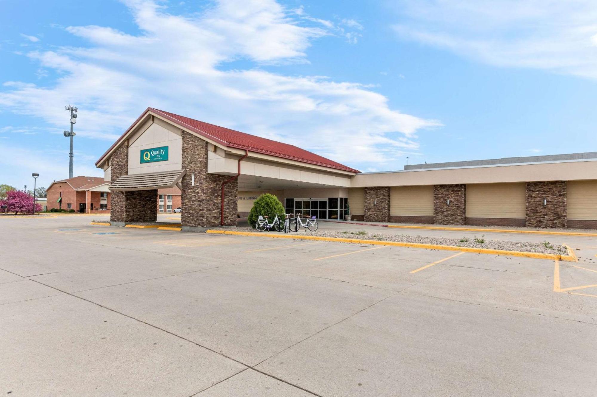 Quality Inn & Suites Columbus Exterior foto